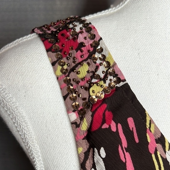 IDEOLOGY SMALL BROWN AND PINK SLEEVELESS SILK BLOUSE WITH HANDKERCHIEF HEM - Picture 3 of 9